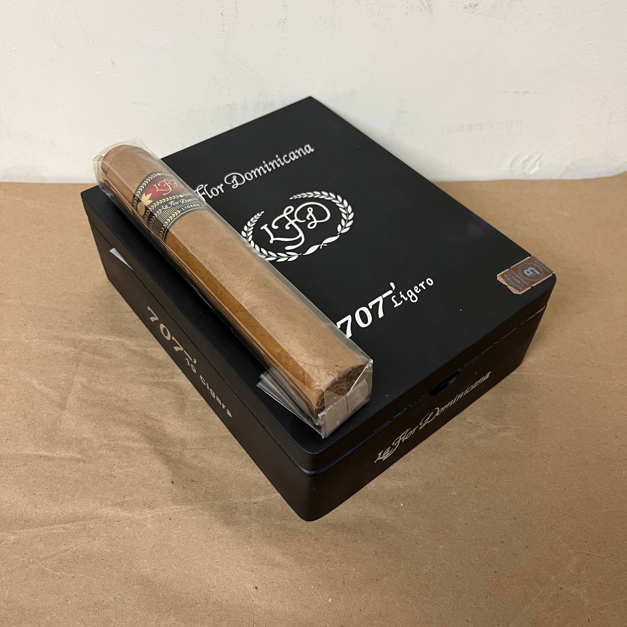 La Flor Dominicana Ligero Natural 707 - Image 3