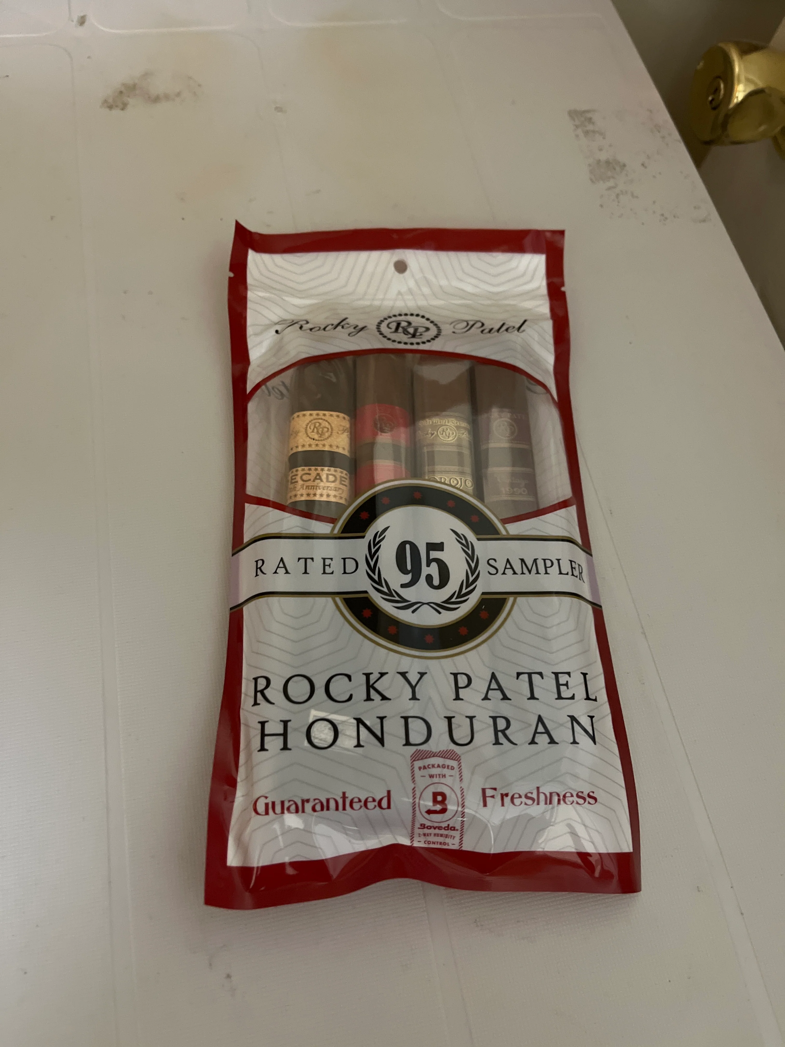 Rocky Patel Honduran Toro Fresh Pack Red - Image 2